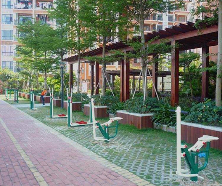 中国の公園に備え付けの健康遊具(器具?)について